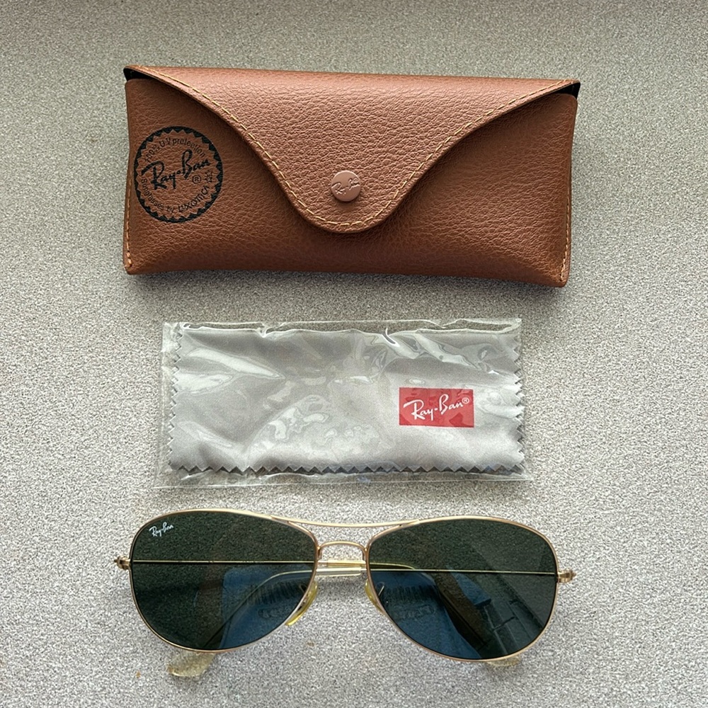 LIKE NEW RAY-BAN SUNGLASSES